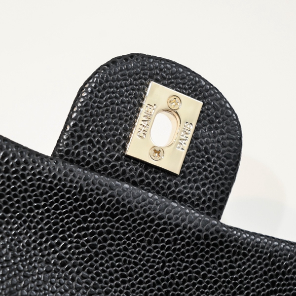 シャネルバッグ角部分ディテール